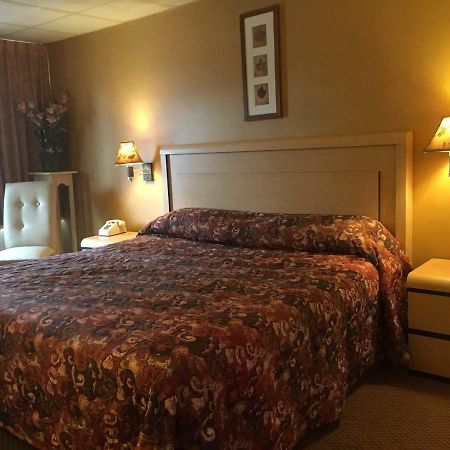 Lynbrook Motor Inn Zewnętrze zdjęcie