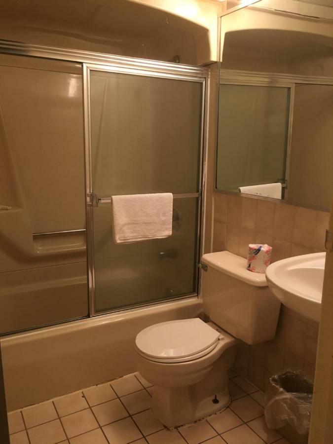 Lynbrook Motor Inn Zewnętrze zdjęcie