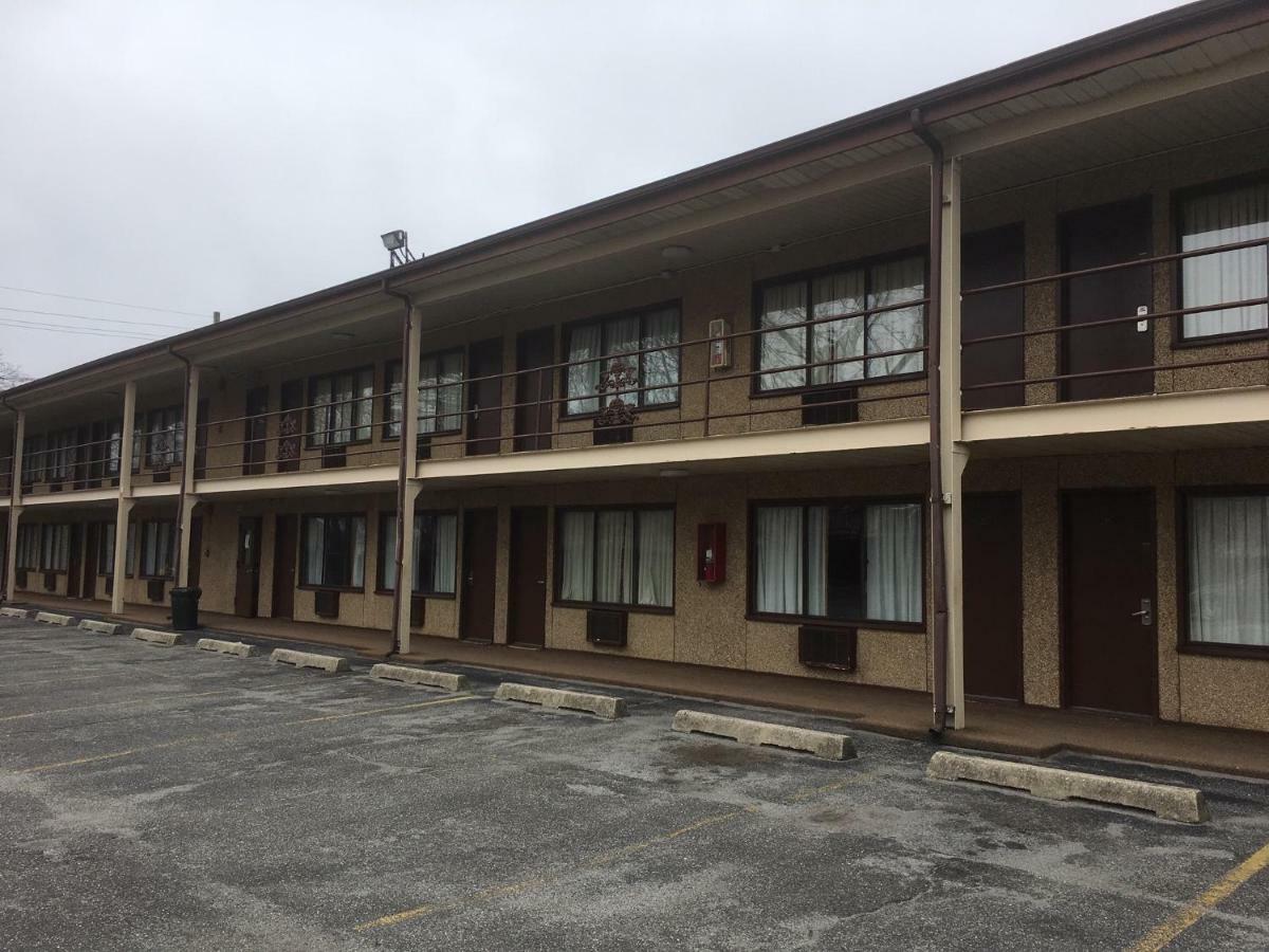 Lynbrook Motor Inn Zewnętrze zdjęcie