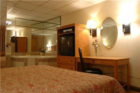 Lynbrook Motor Inn Zewnętrze zdjęcie